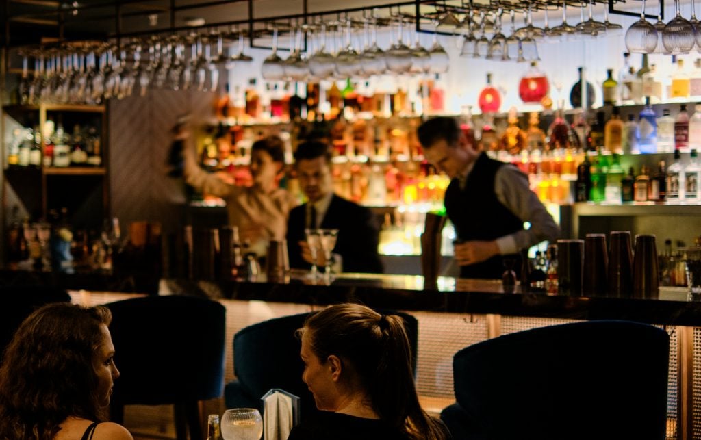 St. James Bar Sofitel Hotel