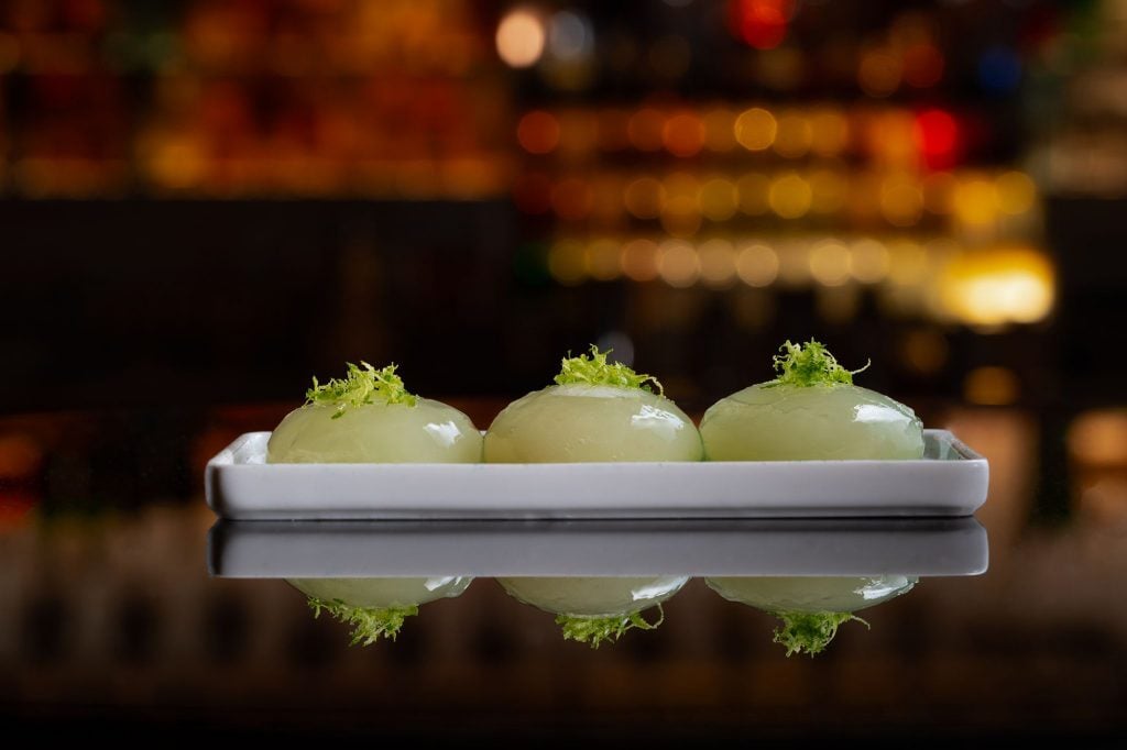 St. James Bar Sofitel Hotel