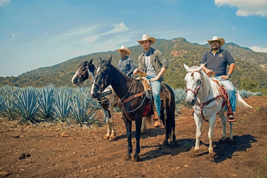 sam-heughan on a horsie