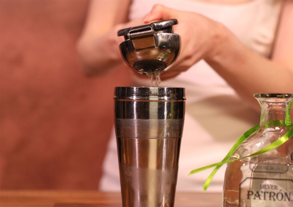 Making the Patrón Perfect Pineapple Margarita