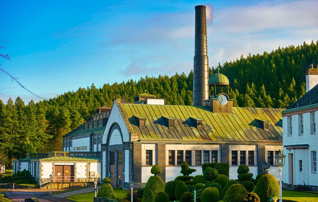 Tormore Distillery in Speyside, Scotland