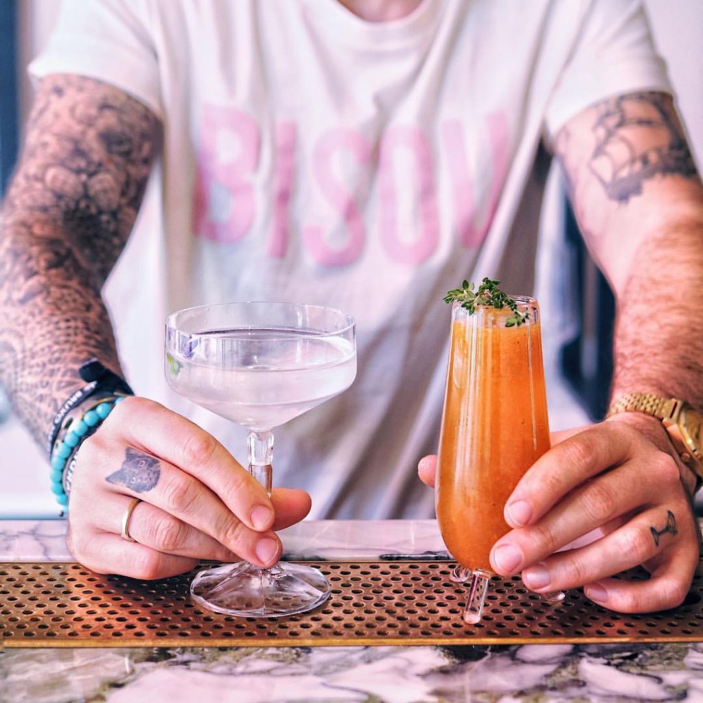 Bisou, Paris