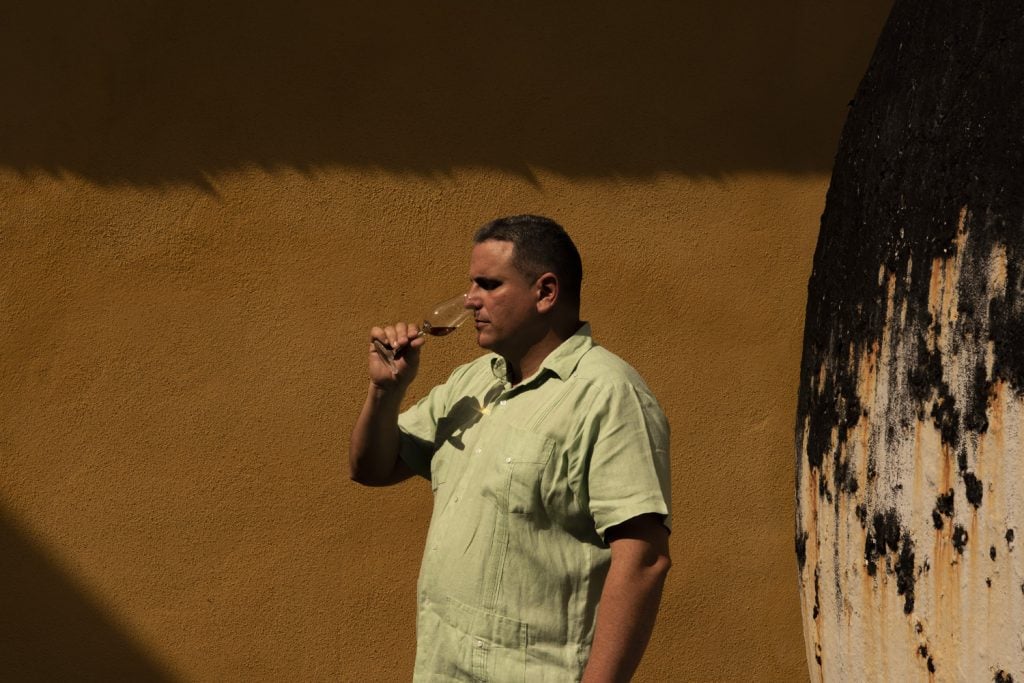 Eminente maestro ronero Cesar Marti