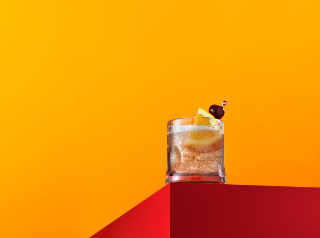 GladstoneAxe_CocktailsLifestyle_Woodsman_V2