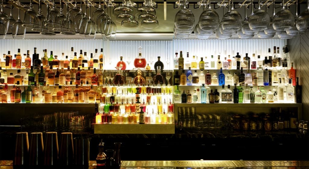 St. James Bar Sofitel Hotel