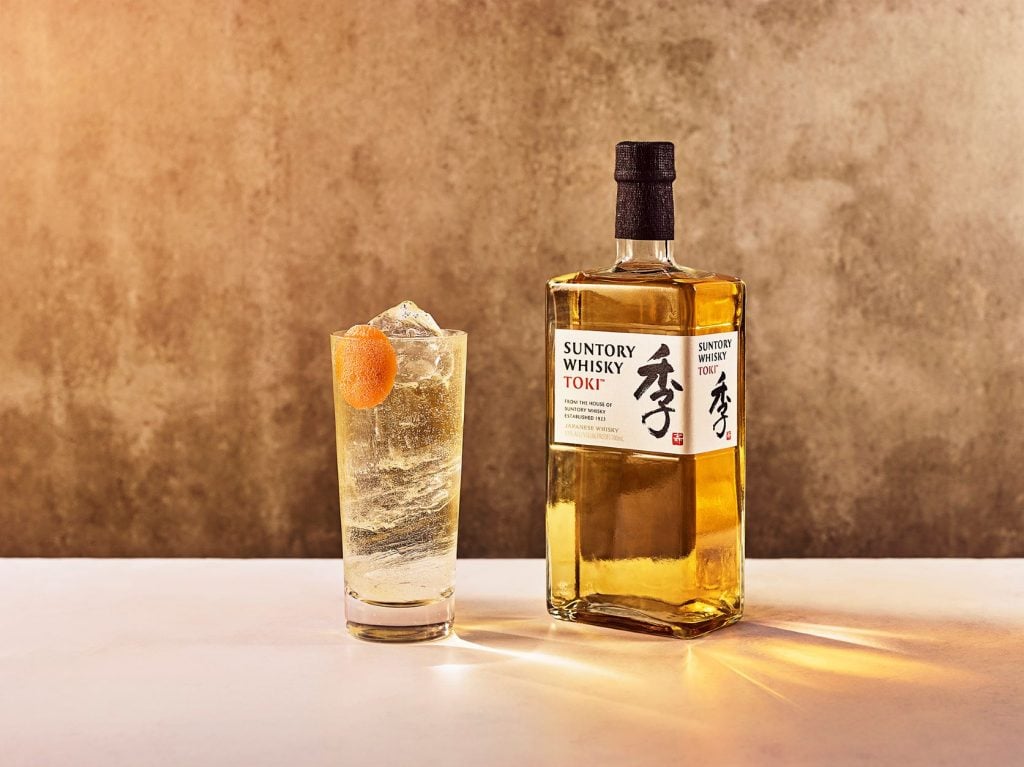 Toki Grapefruit Drink Shot_Lifestyle