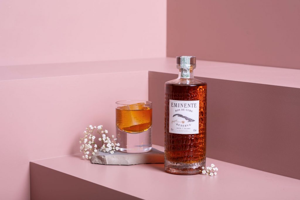 Glass with Eminente 7 year old Cuban rum 