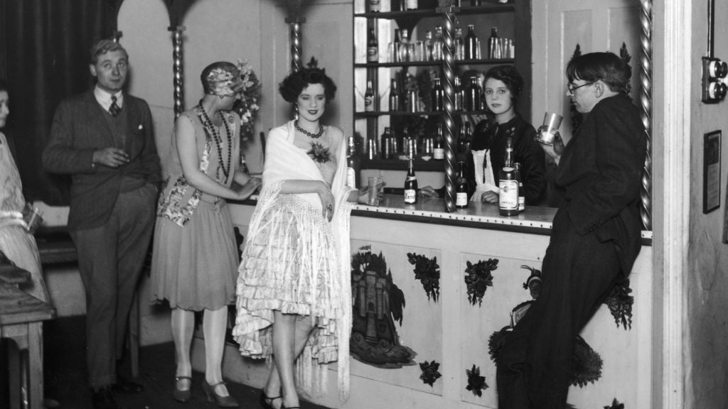 Prohibition bathrub gin speakeasy