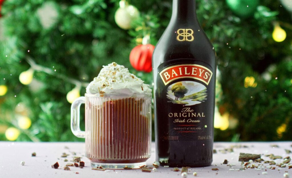 What can you make with Baileys this Christmas? The Baileys Hot Chocolate Bauble!
