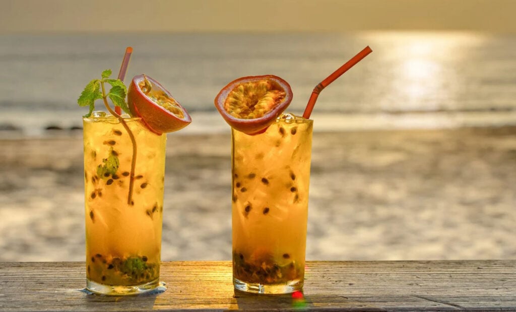 This is an easy Christmas Cocktail for Festive Drinks Party Inspiration