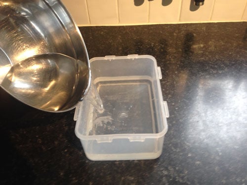 Clear ice container