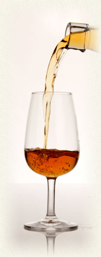  Whisky pouring 